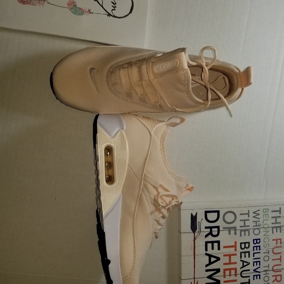 Nike Shoes - New Nike Air Max 90 EZ Sz 9
